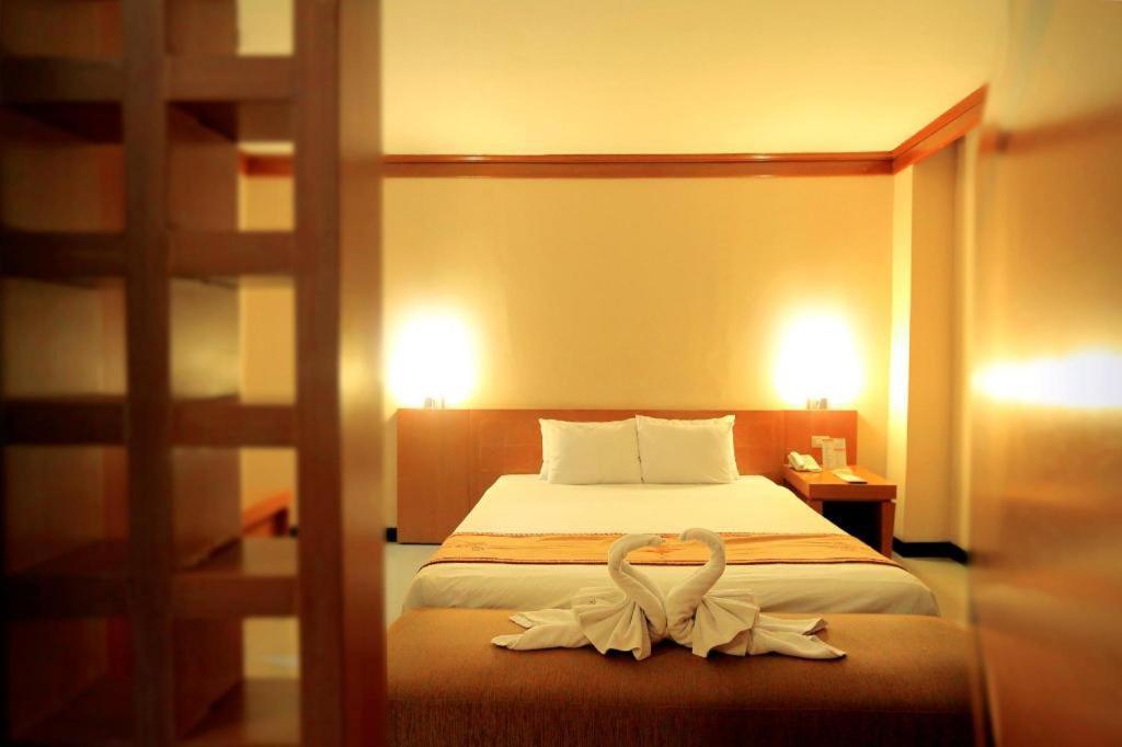 Patra Comfort Jakarta Exteriör bild