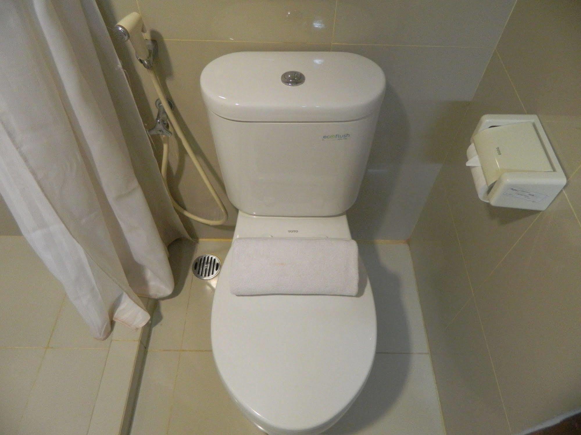 Patra Comfort Jakarta Exteriör bild