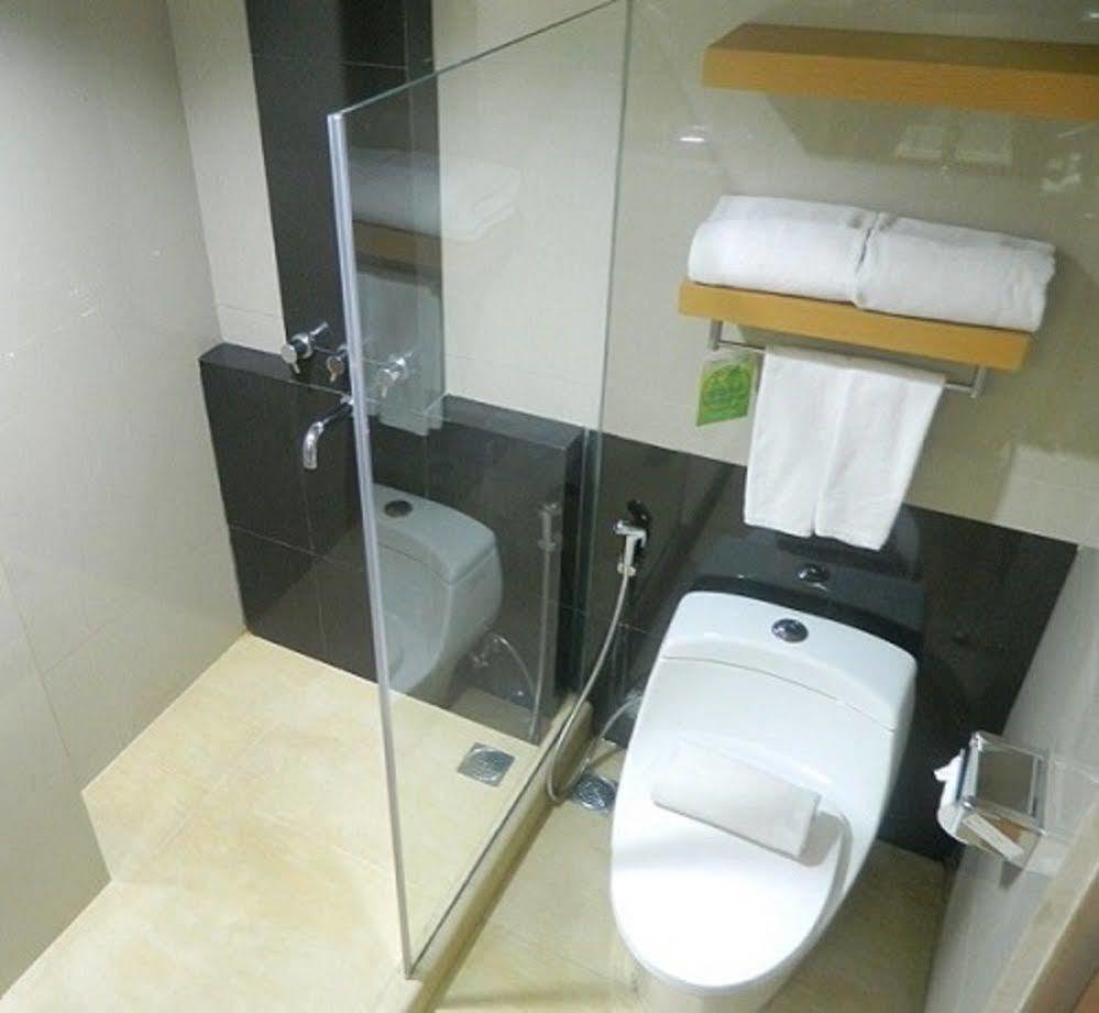 Patra Comfort Jakarta Exteriör bild